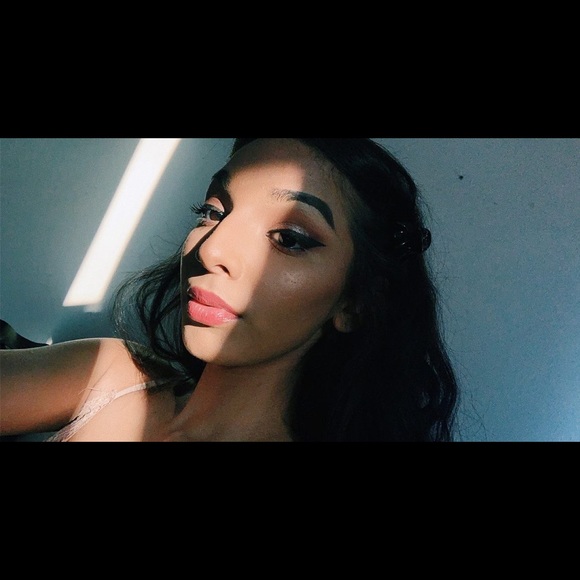 Meet your Posher, Chloe - Picture 1 of 1